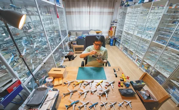 厲害了!飛機模型收藏者:我有兩千架飛機(圖2) 厲害了!飛機模型收藏者:我有兩千架飛機(圖2)