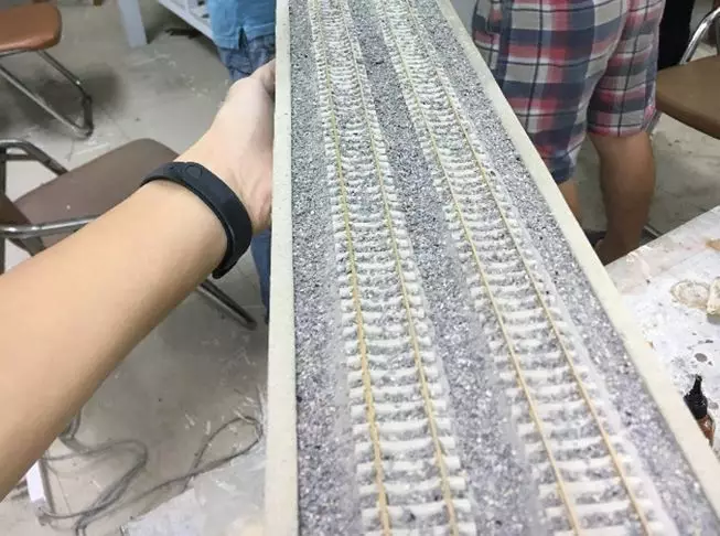 模型記錄(lù):他們(men)將模型場景(jǐng)定格在(zài)中國高鐵“複(圖11) 模型記錄:他們將模型場景定(dìng)格在中國高鐵“複(圖11)