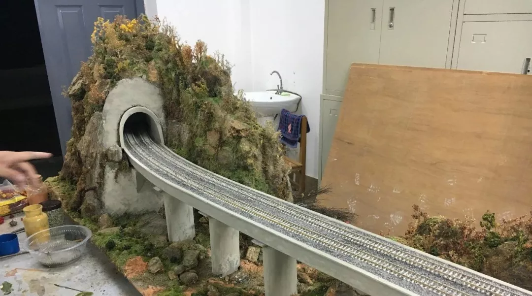 模型記(jì)錄:他們將模型場景定(dìng)格在中國高鐵“複(圖13) 模型記錄:他們將模型場景定(dìng)格在(zài)中國高鐵“複(圖13)