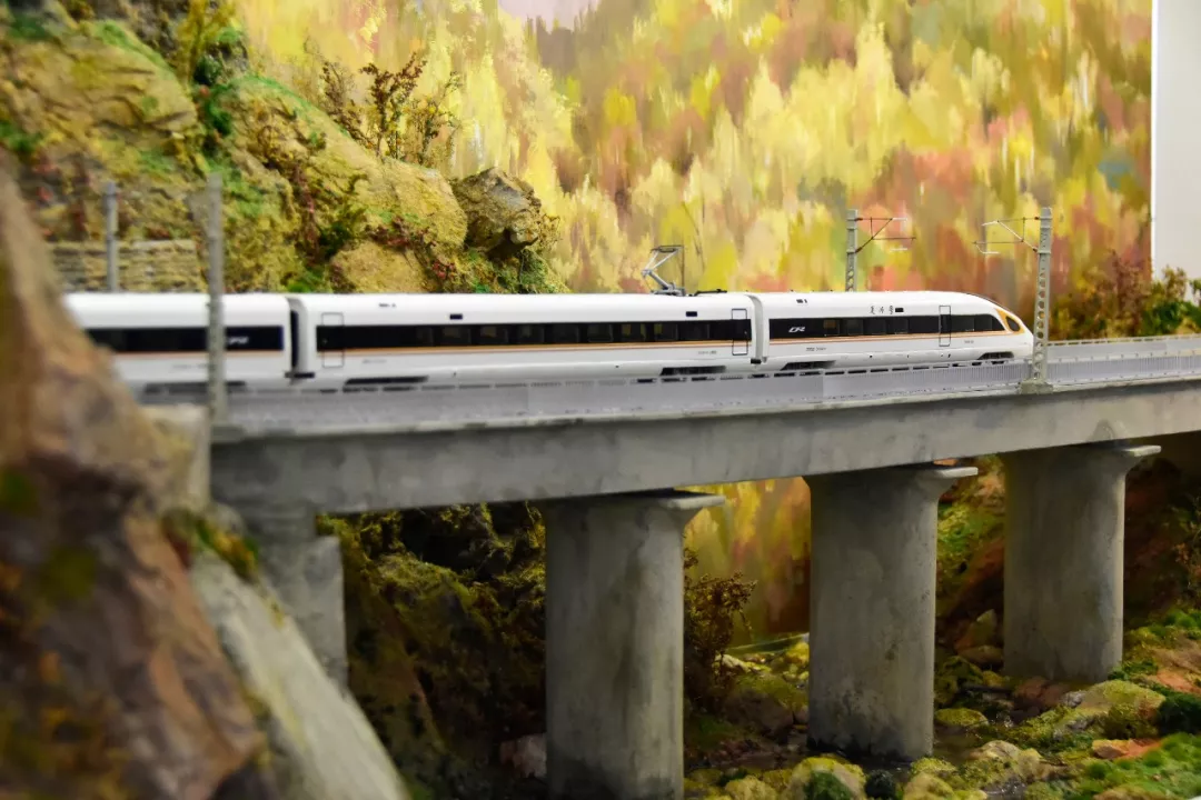 模型記(jì)錄:他們將模(mó)型場景定格在中國高鐵“複(fù)(圖18) 模型記錄:他們將模型場景定格在中(zhōng)國高鐵“複(圖18)