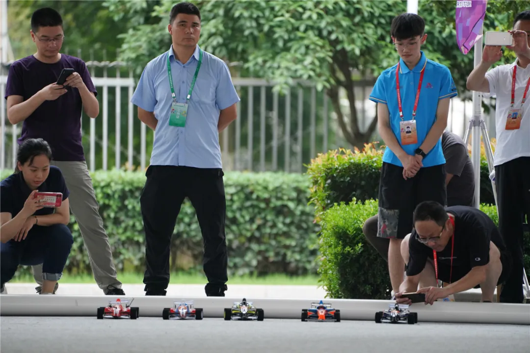 風馳電掣!省四體會車輛模型比賽精(jīng)彩上演(圖1) 風(fēng)馳電掣!省四體會車輛模型比賽精彩上演(圖1)