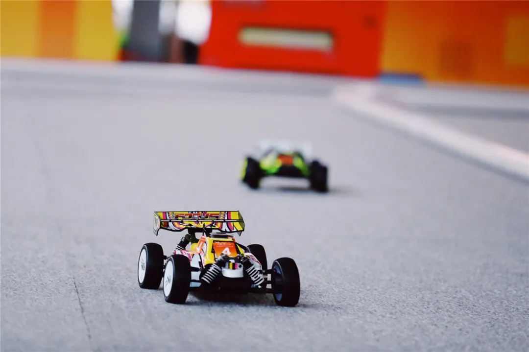 風馳電掣!省四體會車輛模(mó)型比賽精彩上演(圖3) 風馳電掣!省四體會車輛模型比(bǐ)賽精彩上演(圖3)