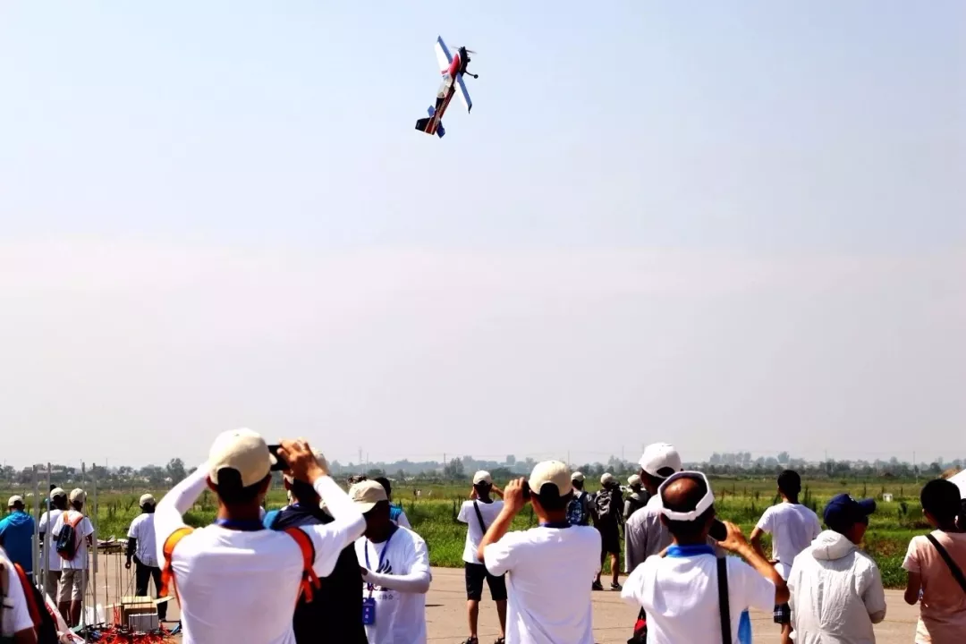 放飛夢想 省青少年航空航天模型比賽蒲城舉行(圖2)