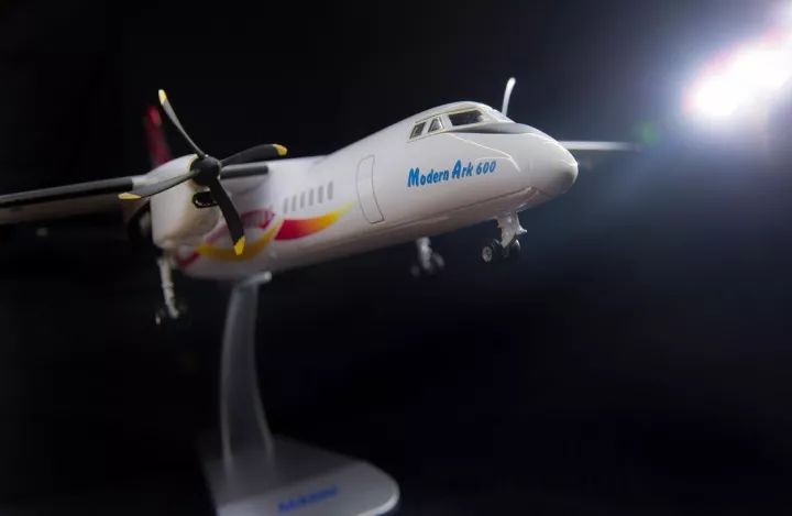 這大學,不但飛機滿天飛,連飛機模型也是滿院(圖4) 這大學,不但飛機滿天(tiān)飛,連飛機模型也是滿院(圖4)