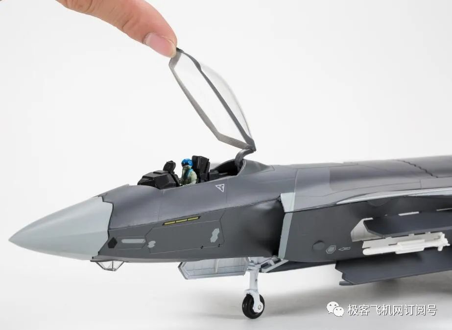 殲-15、殲-20戰鬥機模型,高仿真等比例縮放,高(圖5) 殲-15、殲-20戰鬥機模型,高仿(fǎng)真等比例縮放,高(圖5)