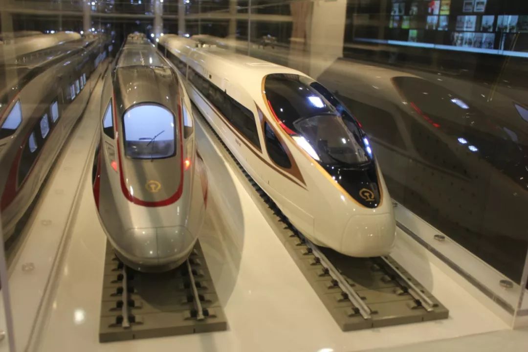 大學生機械博物（wù）館藏品——高仿製複興號高鐵動（dòng）(圖1)