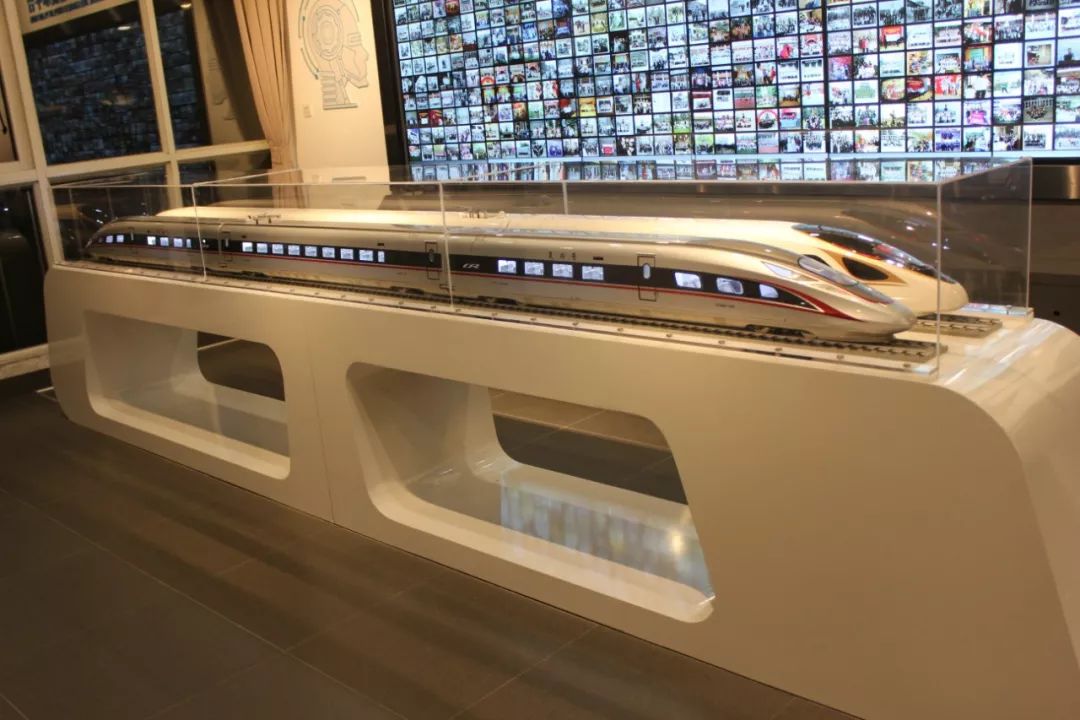 大學（xué）生機（jī）械博物館藏品——高仿製複興號高（gāo）鐵動(圖（tú）3)